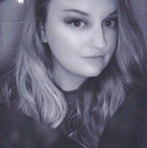 Meet your Posher, Casey